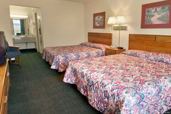 HOWARD JOHNSON INN COMMERCE GA (Commerce)